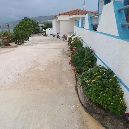 Grand Seaview Apartments Ksamil Bilik gambar